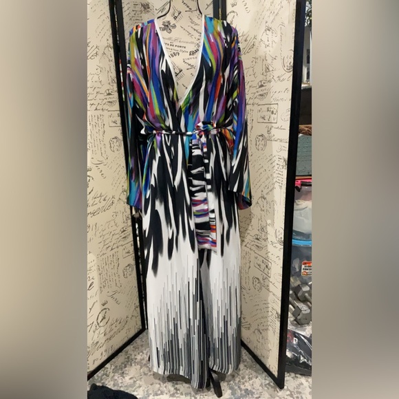 Natori Multicolor Abstract kimono - Picture 2 of 9